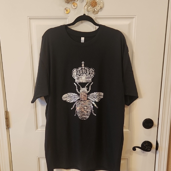 Source Unknown Tops - 4 For $20 Black T-Shirt with Rhinestone Bee and Crown Design